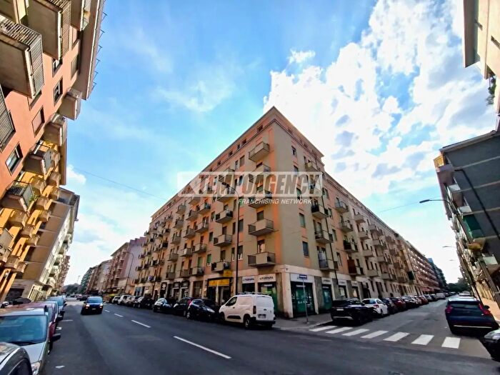 Appartamento con 5 locali in vendita in Via Tripoli, Torino