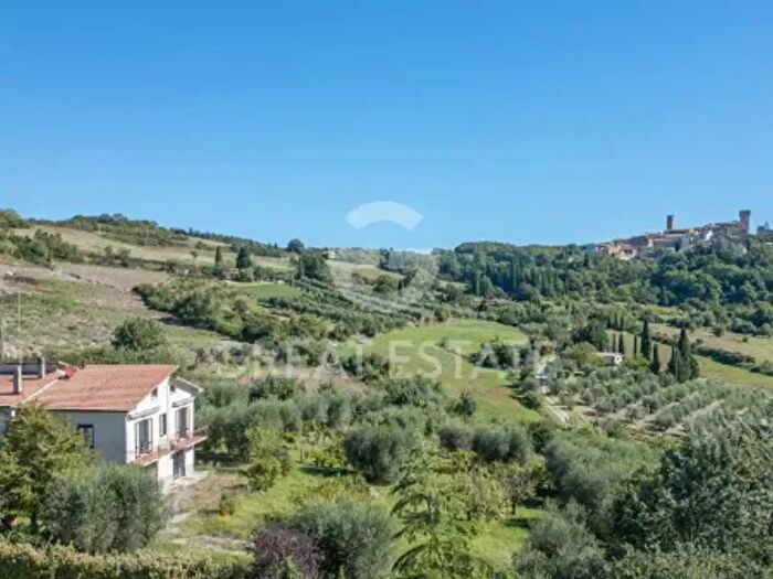 Casa con 6 locali in vendita in San Casciano Dei Bagni