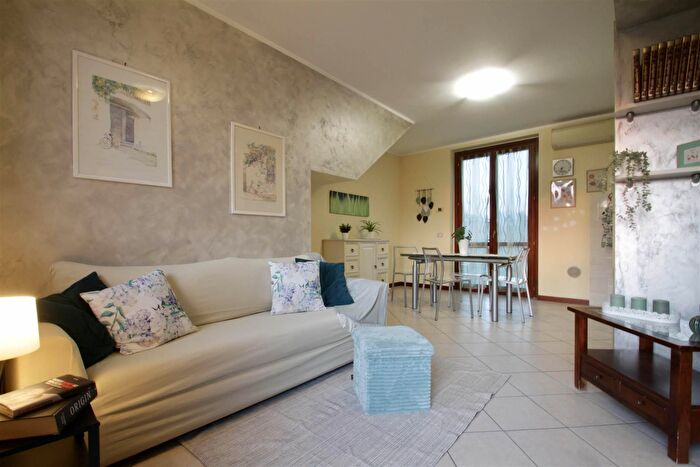 Appartamento bilocale in vendita in Via Olimpia, Brignano Gera DAdda