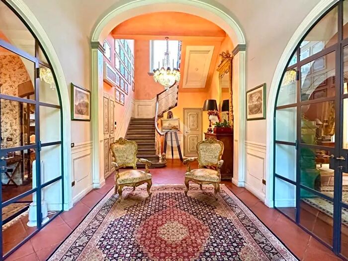Casa con 14 locali in vendita in Via di Ramini, Pistoia
