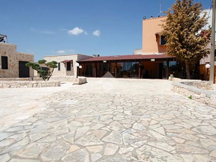 Casa trilocale in vendita in Strada Vicinale del Porto, Gioia Del Colle