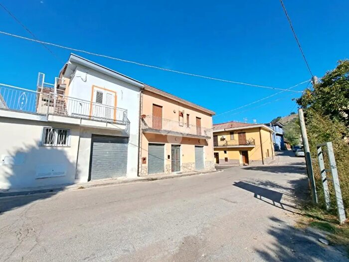 Casa con 5 locali in vendita in Via Eritrea, Baronissi