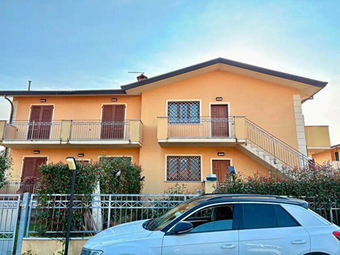 Appartamento con 5 locali in vendita in Massa