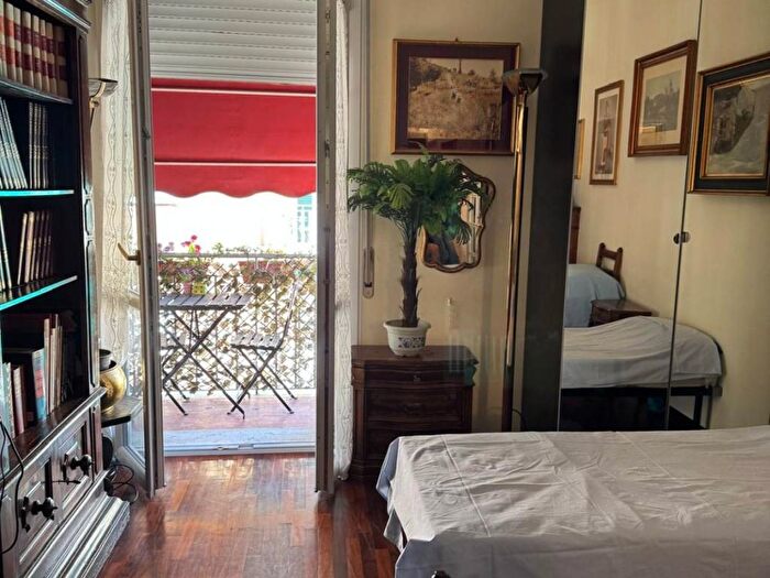 Appartamento trilocale in affitto in Via Mascarella, Irnerio, Bologna
