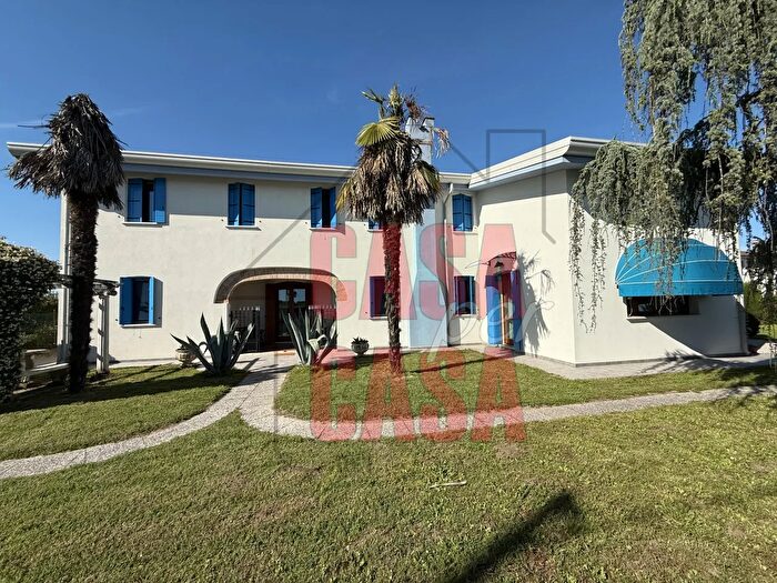 Casa con 10 locali in vendita in Via Alessandro Manzoni, Badia Polesine