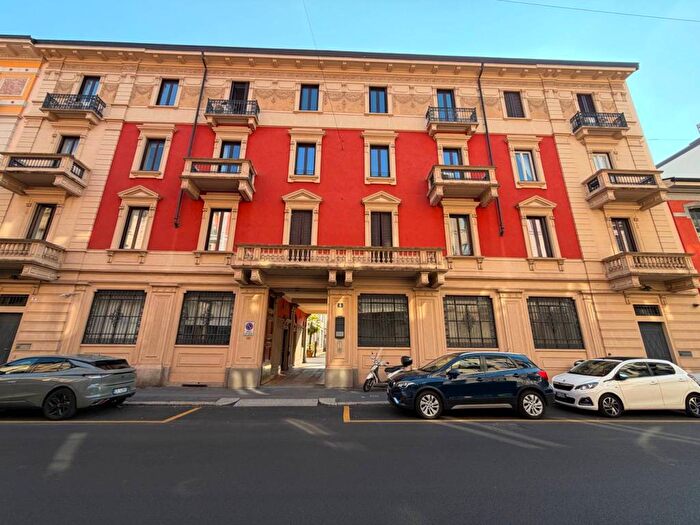 Appartamento bilocale in affitto in Via Spartaco, Montenero, Milano