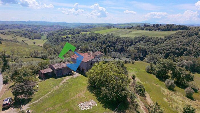 Casa con 13 locali in vendita in Strada Provinciale, Asciano