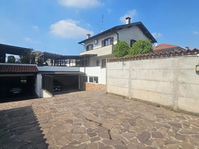 Case in Vendita e in Affitto - 3