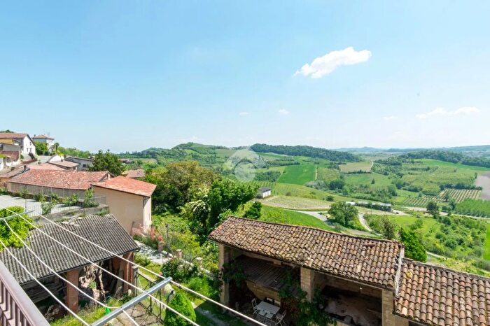 Casa con 11 locali in vendita in Via Roma, Treville