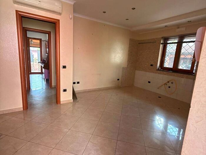 Appartamento bilocale in affitto in Via Montagna Spaccata, Pianura, Napoli