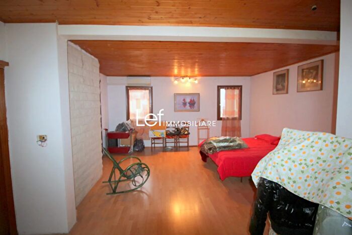 Casa con 10 locali in vendita in Valdobbiadene