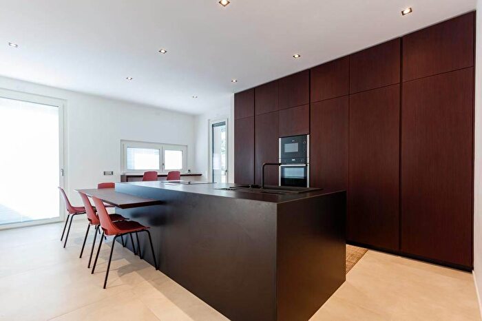 Appartamento con 10 locali in vendita in Ancona