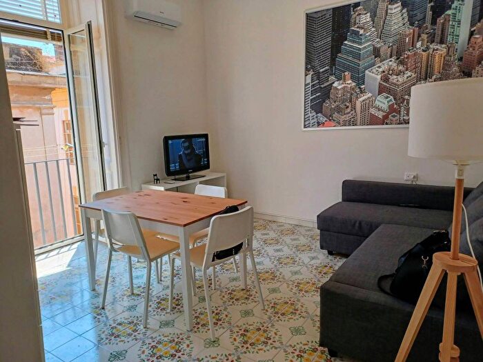 Appartamento monolocale in affitto in Via Concezione a Monte Calvario, Quartieri Spagnoli, Napoli