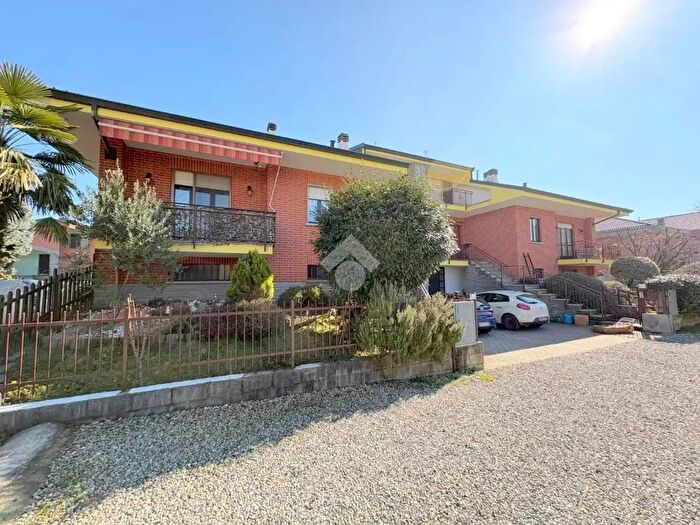 Casa con 8 locali in vendita in Via Torino, San Francesco Al Campo