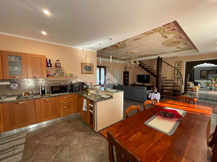 Case in Vendita e in Affitto - 3