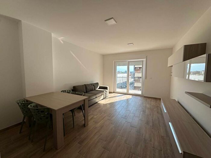 Appartamento trilocale in affitto in Viale Gabriele D'Annunzio, Porta Nuova, Pescara