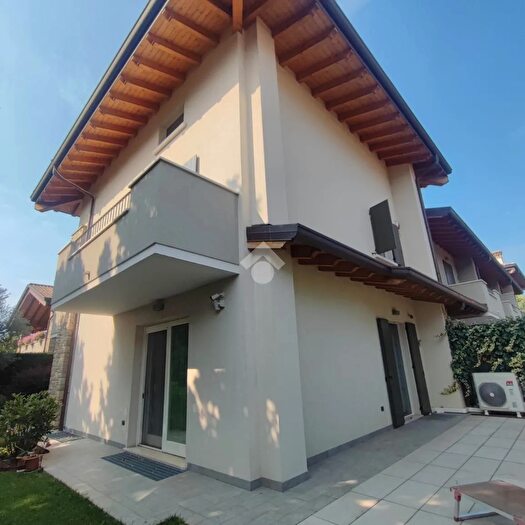 Casa quadrilocale in vendita in Via Dogane, Palazzolo SullOglio