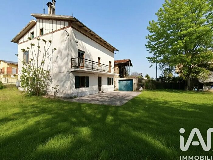 Casa con 8 locali in vendita in Frazione Vialle della Resistenza, Falerone