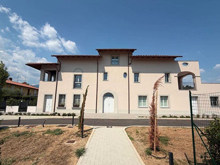 Appartamento quadrilocale in vendita in Via Ancona, Fornacelle, Montemurlo