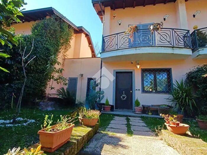Casa trilocale in vendita in Viale Giuseppe Verdi, Nepi
