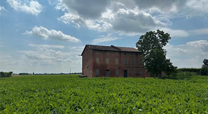 Casa con 7 locali in vendita in Bomporto Sorbara Via Verdeta, Bastiglia
