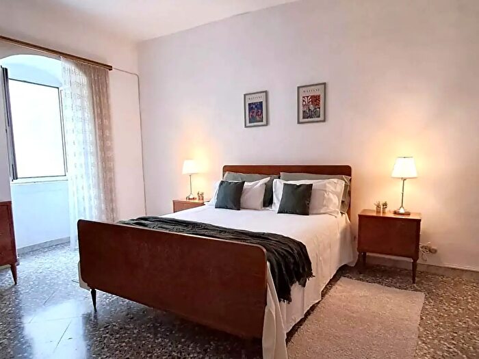 Casa con 10 locali in vendita in Via Cirillo, Castellana Grotte