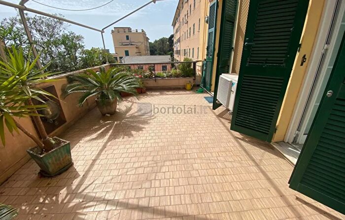 Appartamento con 7 locali in vendita in Via Gianelli, Genova