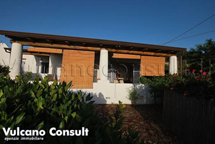 Casa con 6 locali in vendita in Località Quattropani, Lipari