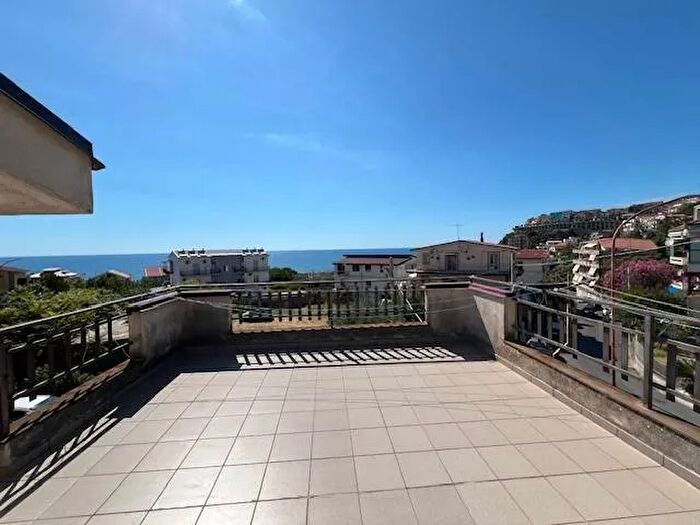 Casa con 14 locali in vendita in Bisignano