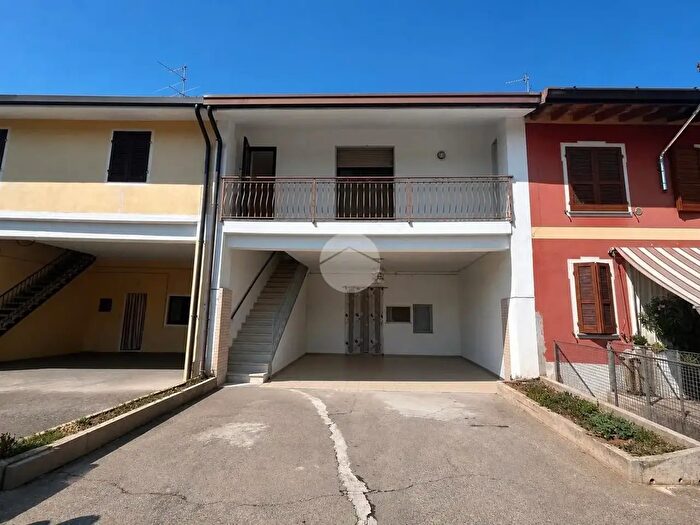 Casa con 5 locali in vendita in Via Fossato, Rovato