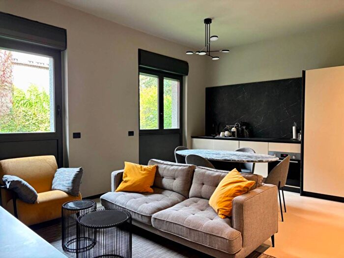 Appartamento trilocale in affitto in Via Adige, Porta Romana Medaglie d'Oro, Milano