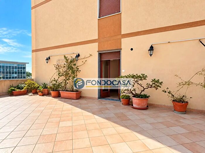 Appartamento quadrilocale in vendita in Piazza Alcide De Gasperi, Massa
