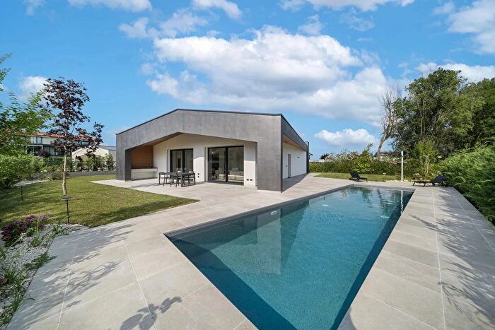 Casa quadrilocale in vendita in Padenghe Sul Garda