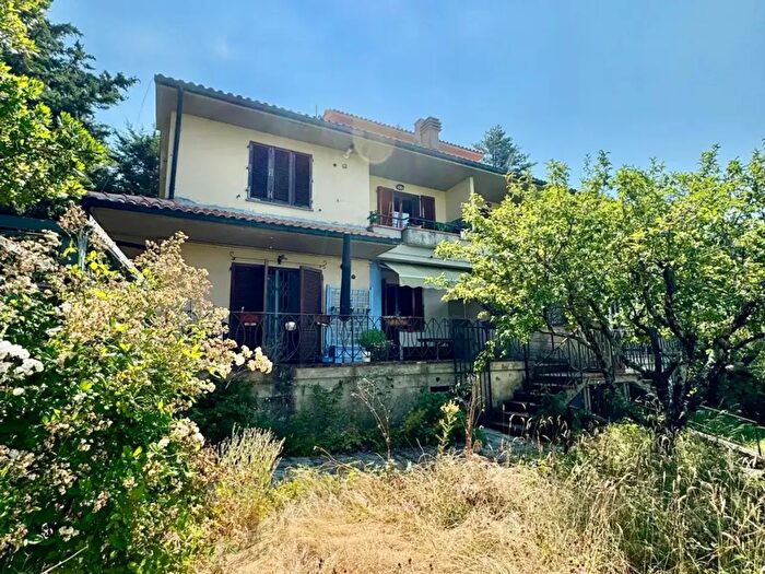 Appartamento quadrilocale in vendita in Via Europa Bivigliano, Vaglia
