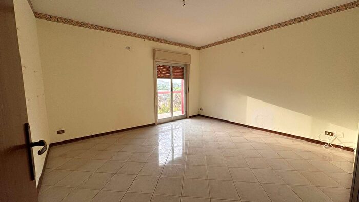 Appartamento con 8 locali in vendita in Via Attard, Scordia