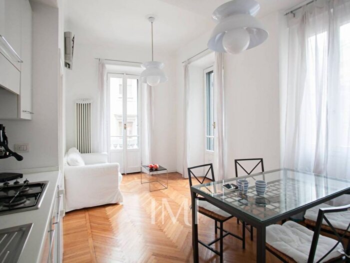 Appartamento bilocale in affitto in Via Felice Cavallotti, Borgogna Largo Augusto, Milano