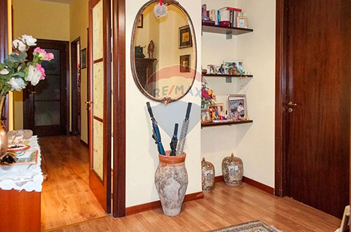 Appartamento quadrilocale in vendita in Via Medaglie dOro, Catania