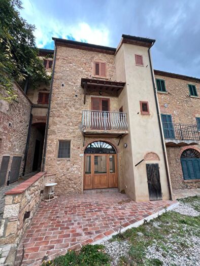 Casa con 5 locali in vendita in Casale Marittimo