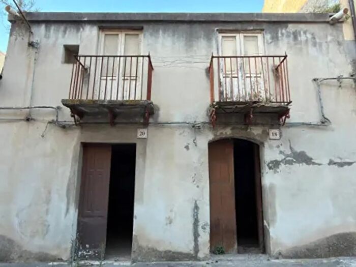 Casa con 5 locali in vendita in Via Sambuca, Barcellona Pozzo Di Gotto