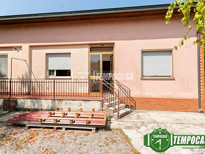 Casa con 5 locali in vendita in Viale Alcide De Gasperi, Trescore Cremasco