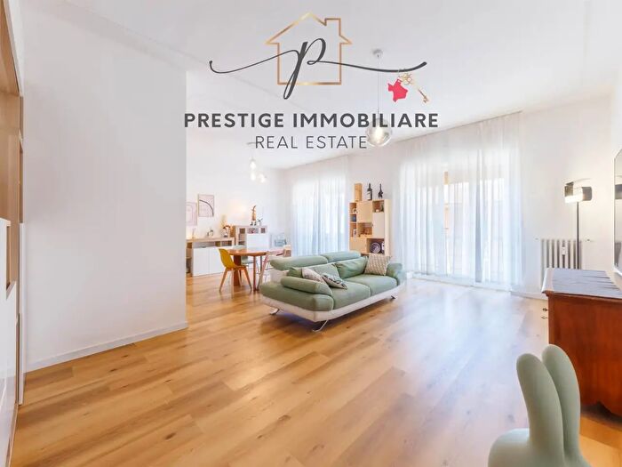 Appartamento con 7 locali in vendita in Livorno