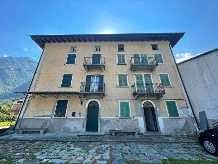 Casa con 6 locali in vendita in Via Giavere, Samolaco