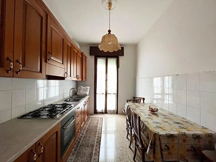 Appartamento trilocale in vendita in Viale Dante Alighieri, Piacenza