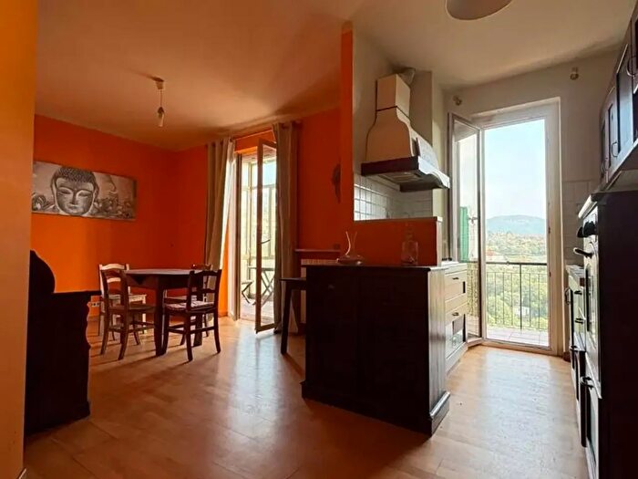 Appartamento quadrilocale in vendita in Via Nuova Castagnabuona, Varazze