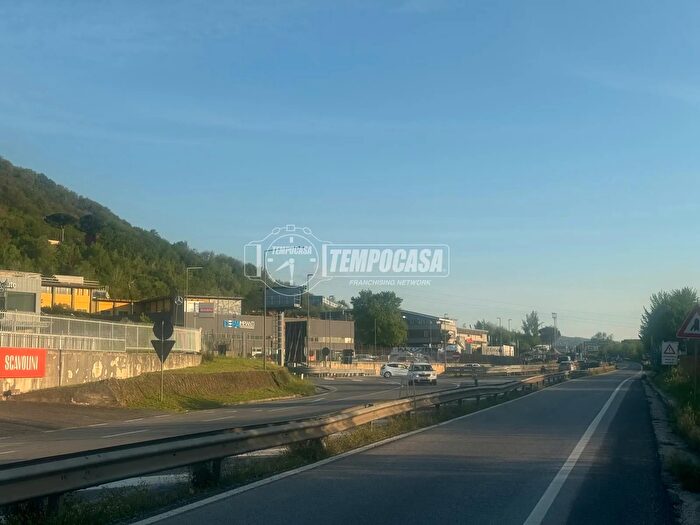 Casa trilocale in vendita in Via Variante Est, Manocalzati