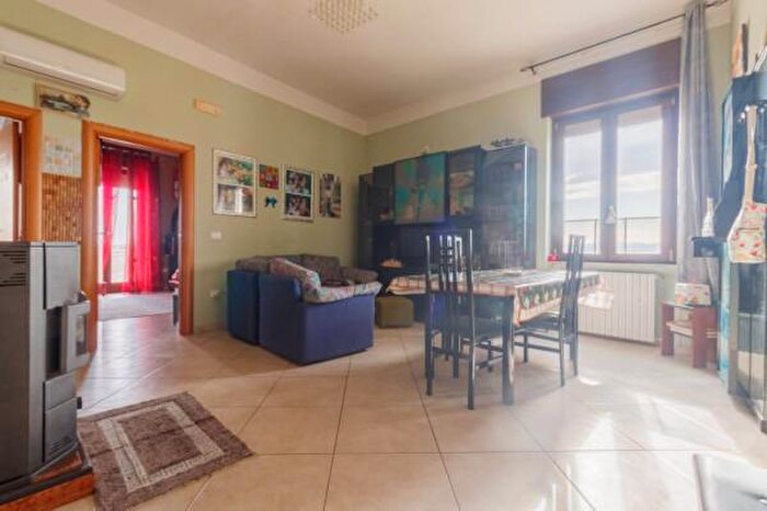 Appartamento trilocale in vendita in Via Bari, Lucera