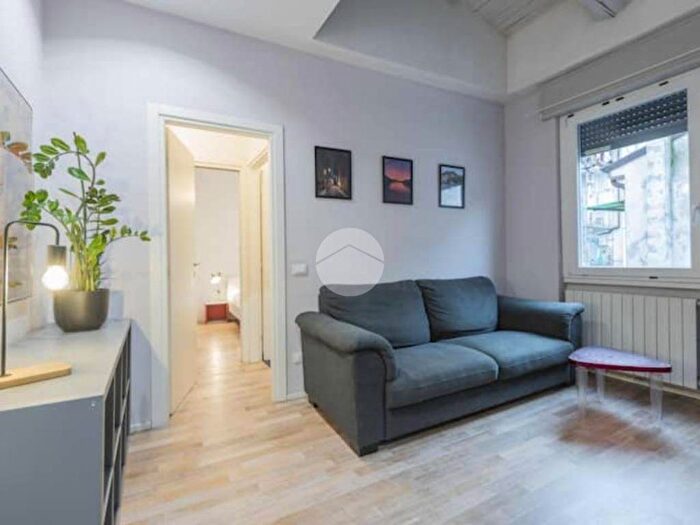 Appartamento trilocale in affitto in Via Cantarane, Veronetta, Verona