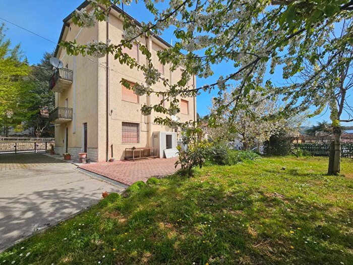 Casa con 10 locali in vendita in Viale Kennedy, Sarsina