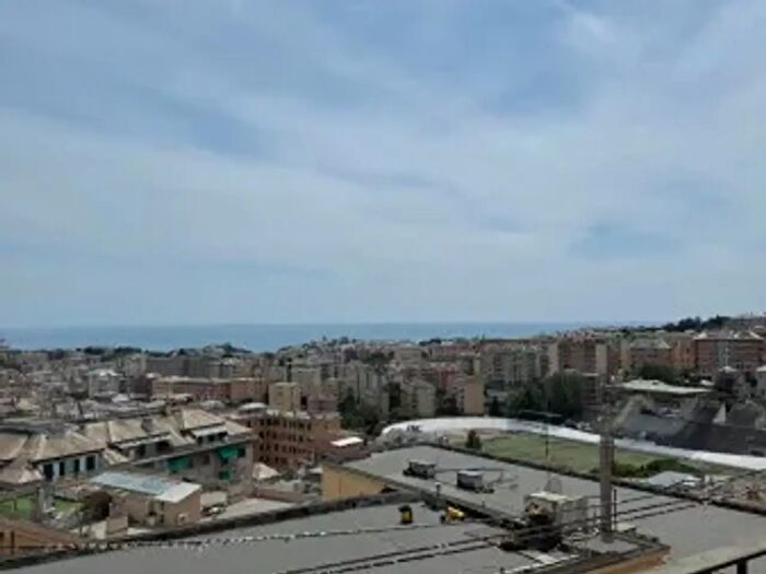 Appartamento quadrilocale in vendita in Via Giuseppe Sapeto, Genova