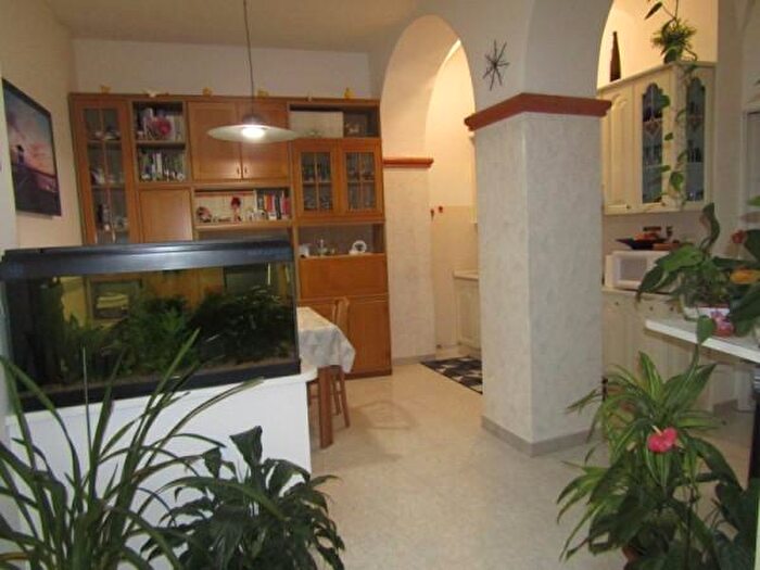 Appartamento con 5 locali in vendita in Vicolo Rincrocca, Jesi